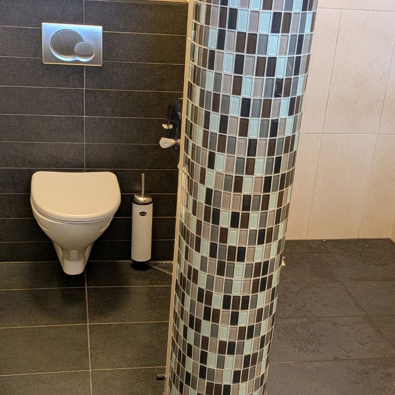 Hennestrand Resort Sanitäranlage 2 Toilettenbereich Fotocredit Sibille Kurdts @Dalslandliebe