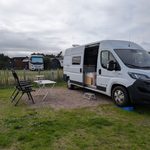 Hennestrand Resort Stellplatz mit Fiat Ducato Fotocredit Sibille Kurdts @Dalslandliebe